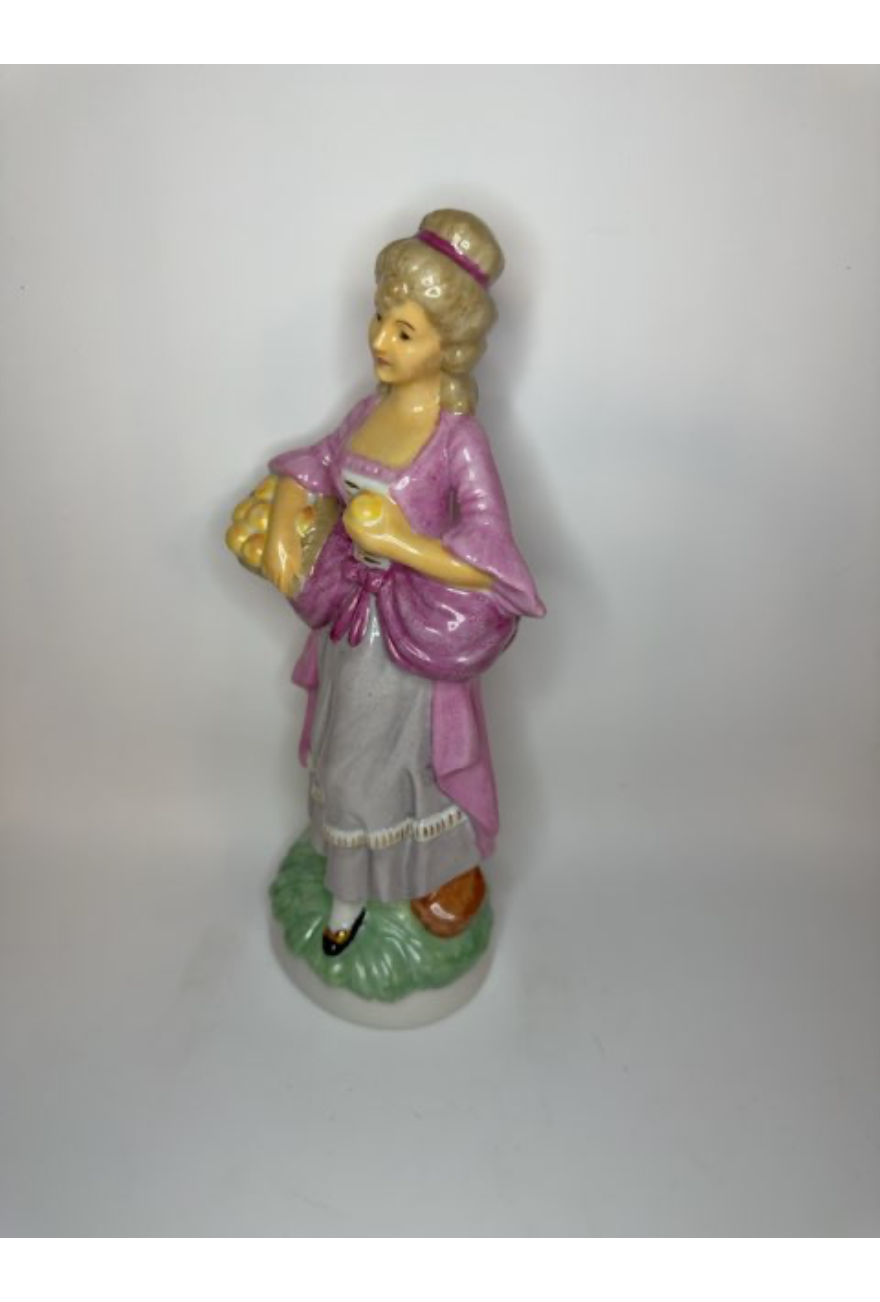 Porcelæn dame med frugter